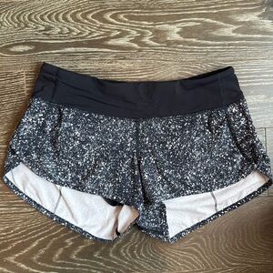 Lululemon black Speed Up Low-Rise Lined Short 2.5" size 4